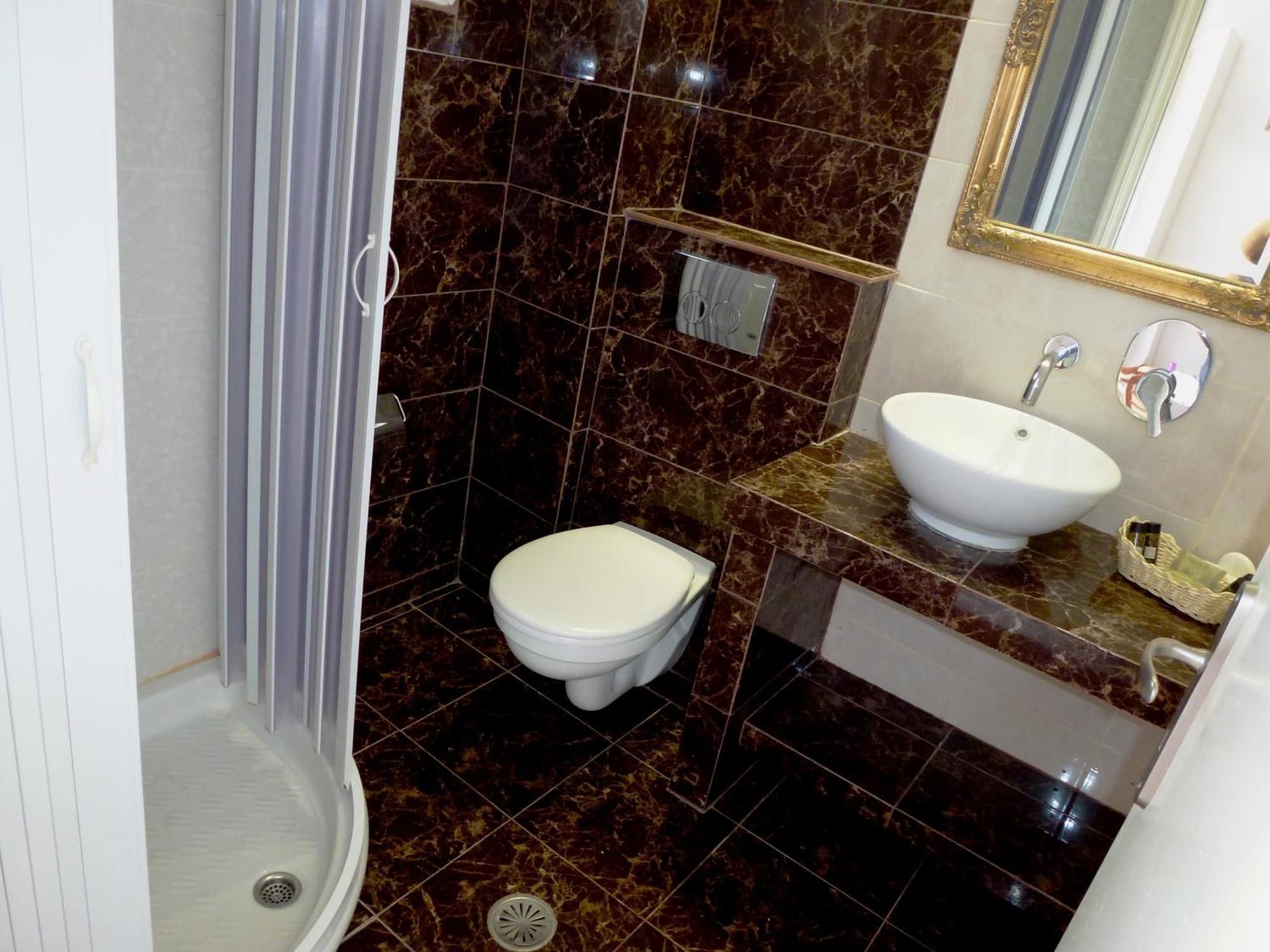 Bougainvillea Suites Kamári 외부 사진
