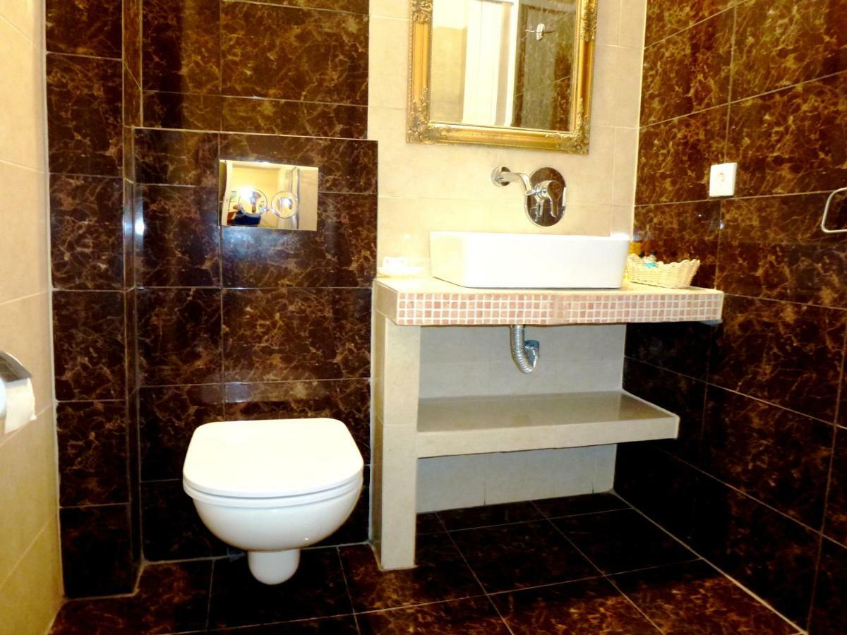 Bougainvillea Suites Kamári 외부 사진