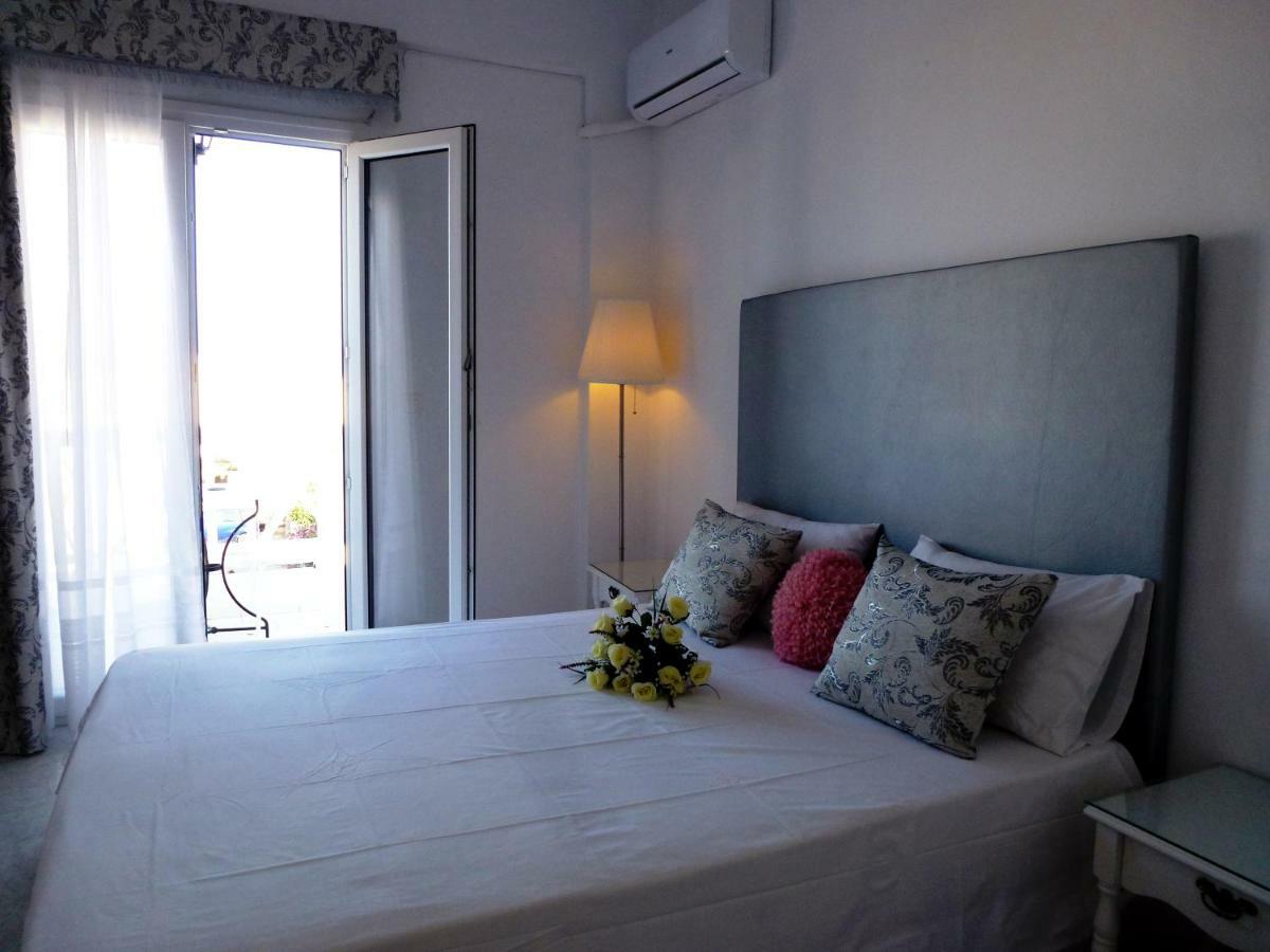 Bougainvillea Suites Kamári 외부 사진