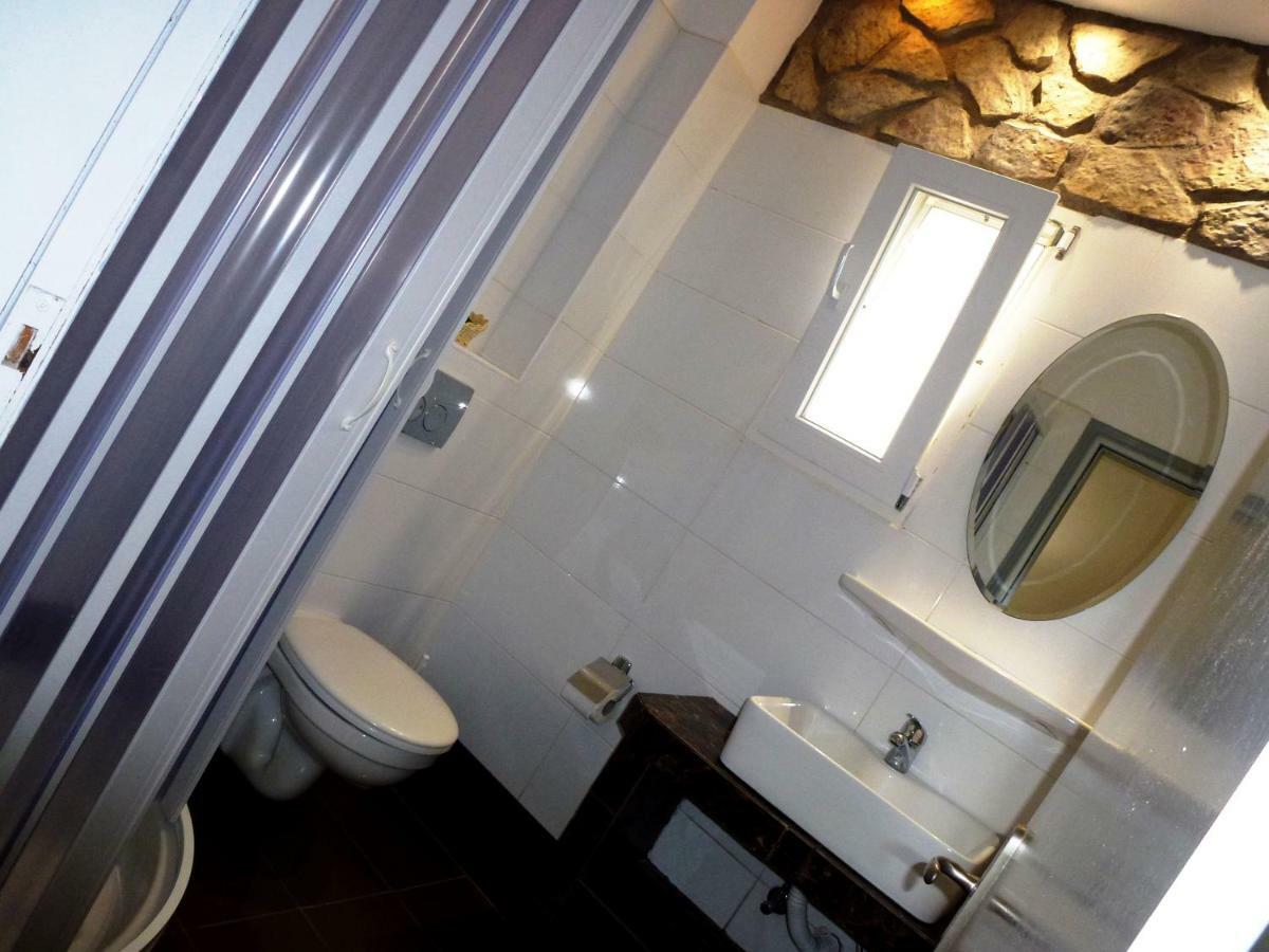 Bougainvillea Suites Kamári 외부 사진