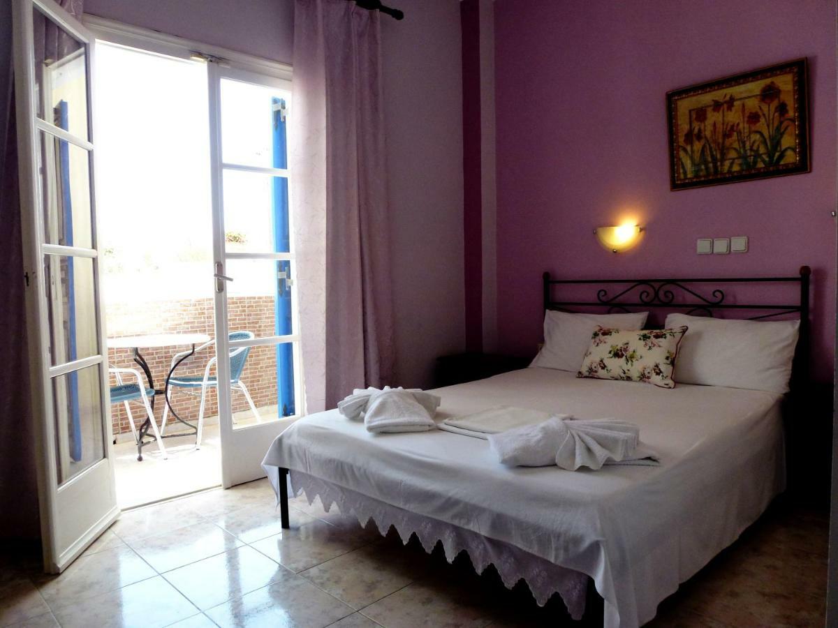 Bougainvillea Suites Kamári 외부 사진