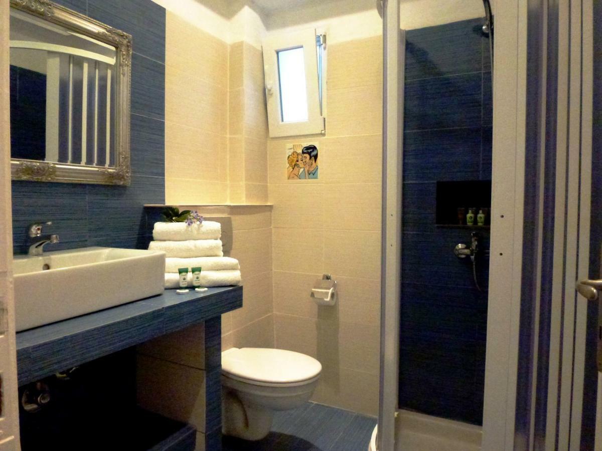 Bougainvillea Suites Kamári 외부 사진