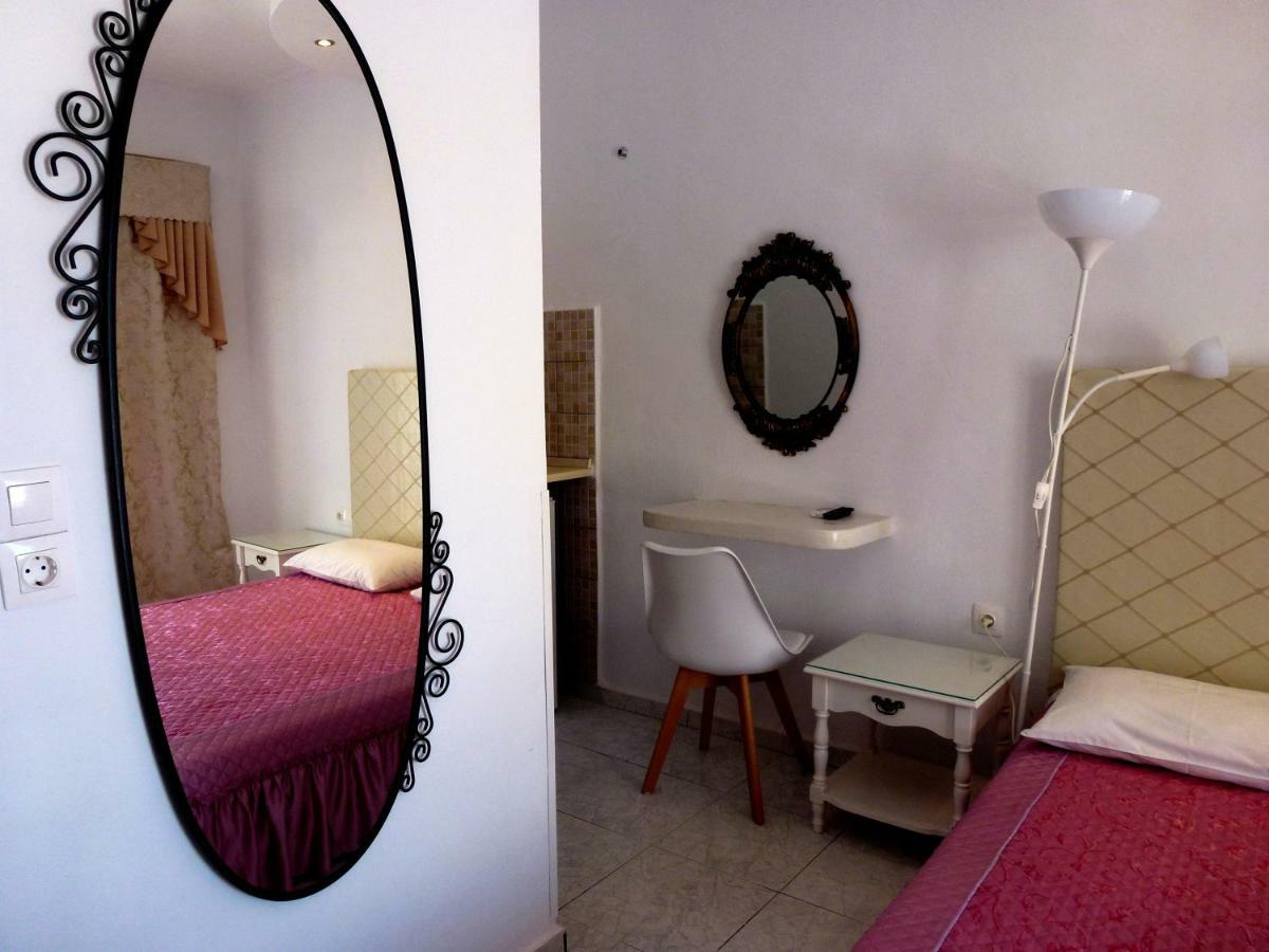 Bougainvillea Suites Kamári 외부 사진