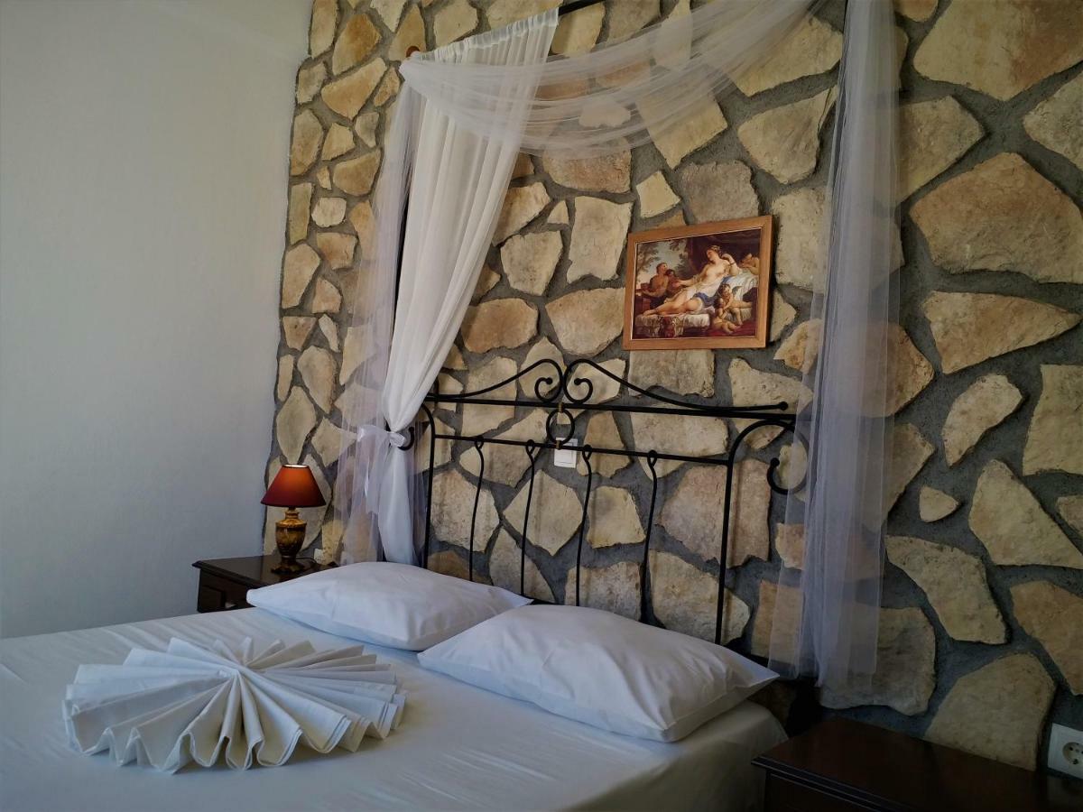 Bougainvillea Suites Kamári 외부 사진