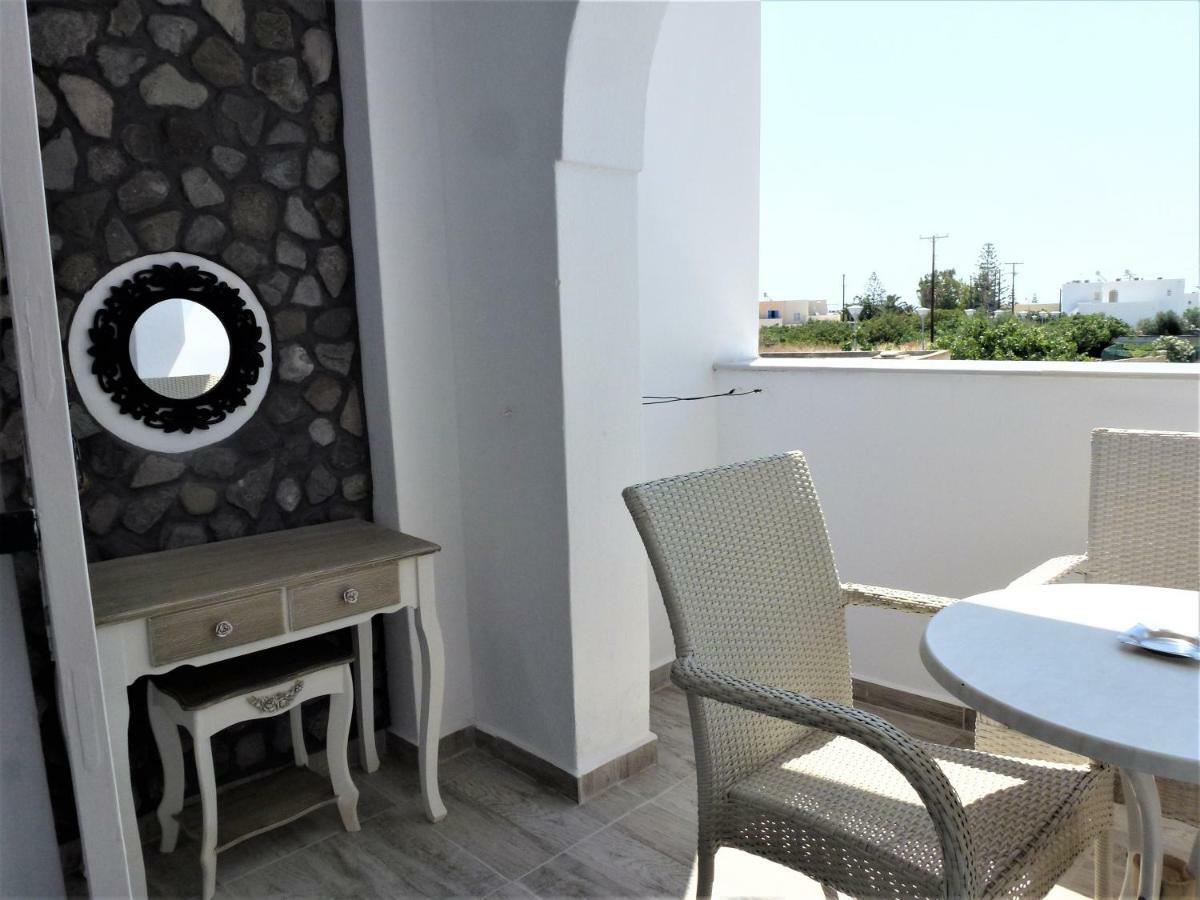 Bougainvillea Suites Kamári 외부 사진