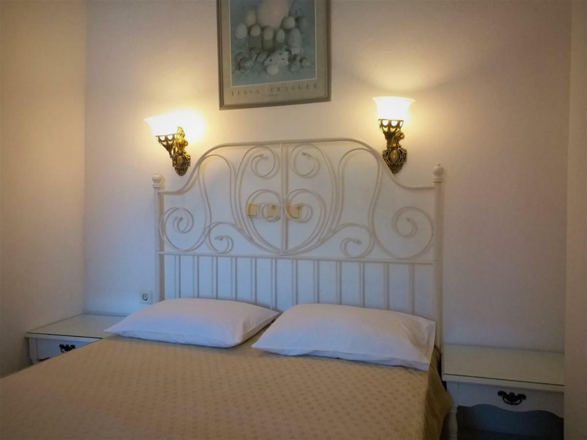Bougainvillea Suites Kamári 외부 사진