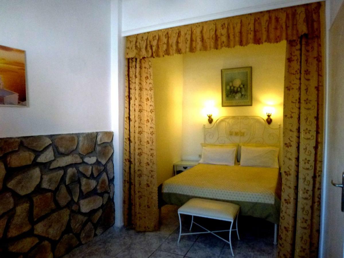 Bougainvillea Suites Kamári 외부 사진